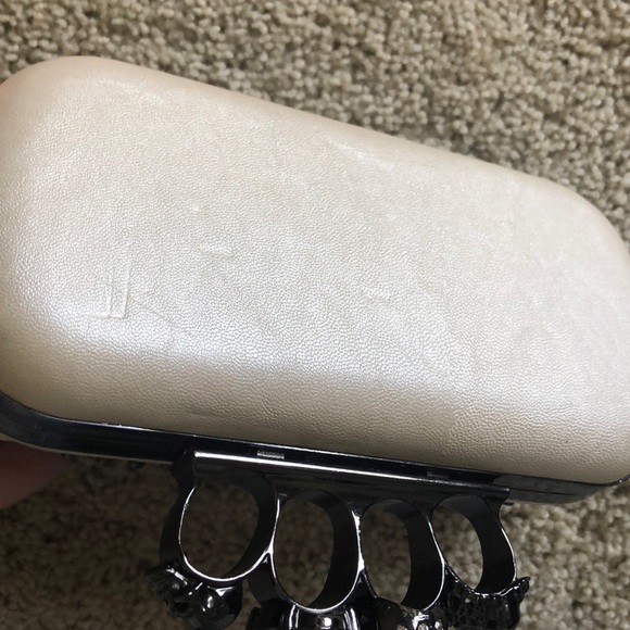 KoKo / Boohoo Skull Clutch - Picture 4 of 16